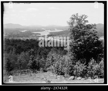 Lower Saranac Lake vom Mount Pisgah, Adirondack Mtns., New York, Titel aus Jacke, 'WHJ-820' auf negativ. Detroit Publishing Co.-Nr. 032916., Gift; State Historical Society of Colorado; 1949, Lakes & Ponds. , Usa, New York (Bundesstaat), Saranac Lakes. , Usa, New York (Bundesstaat), Adirondack Mountains. Stockfoto