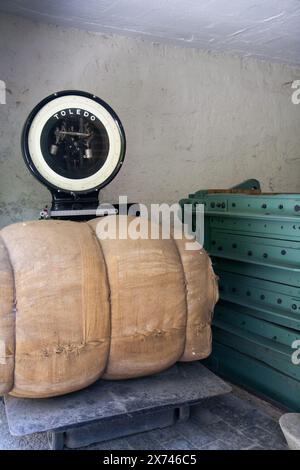 Das antike Alpakawoll-Industrieverfahren Stockfoto