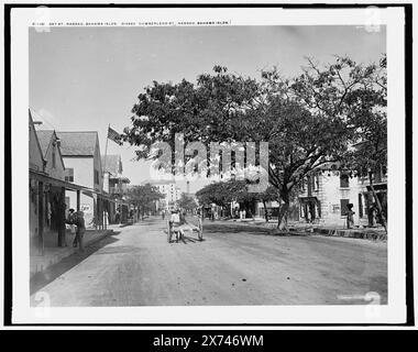 Bay St., Nassau, Bahama Islds., entsprechende Glastransparenz (mit demselben Seriencode) verfügbar auf Videobildschirm 1A-29610., Attribution basiert auf Negativen mit ähnlichen Zahlen., '013462' auf negativ., 'WHJ 57' auf Transparency., Detroit Publishing Co.-Nr. 013461., Geschenk; State Historical Society of Colorado; 1949, Streets. , Wagen & Wagen. , Bahamas, Nassau. Stockfoto