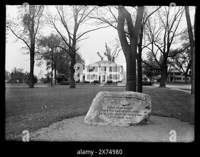 Zeile der Minutemen-Gedenkstätte auf dem Grün, Lexington, Mass., Titel vom Kataloger entworfen. "Line of the Minute Men, 19. April 1775, steh deinen Boden, nicht feuern, es sei denn, . Captain Parker auf Monument, Detroit Publishing Co 068342., Geschenk; State Historical Society of Colorado; 1949, Minutemen (Miliz), Battlefields. , Parks. , Denkmäler und Denkmäler. , Lexington, Battle of, Lexington, Mass. 1775, Usa, Massachusetts, Lexington. Stockfoto