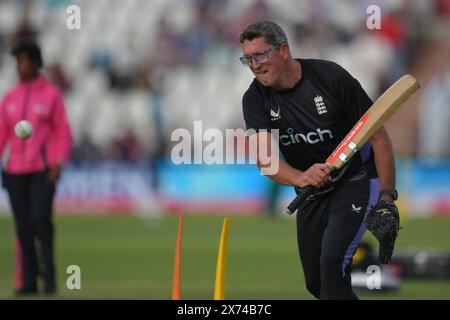 Northampton, Großbritannien. Mai 2024. England Women Head Coach Jon Lewis vor dem 2. Vitality IT20 zwischen England Women und Pakistan Women im County Ground, Northamptonshire. Kyle Andrews/Alamy Live News Stockfoto