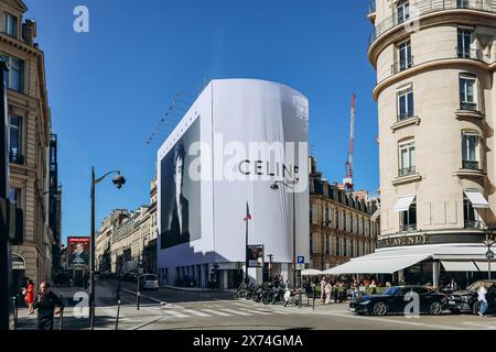 Paris, Frankreich - 24. September 2023: Boutique Celine an der Avenue Montaigne Stockfoto