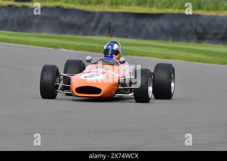 Leif Bosson, Brabham-Ford BT28, Derek Bell Cup, ein 20-minütiges Rennen mit 1-Liter-Formel-3-Einsitzern, das in den Jahren 1964 teilnahm - Stockfoto