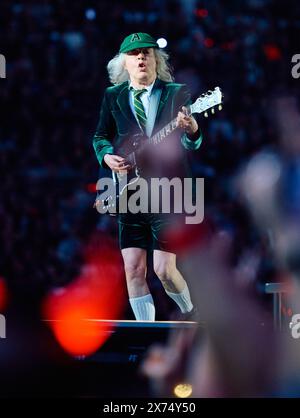 AC/DC Angus Young - Power Up Tour - Europa 2024 live im Olympiastadion ...