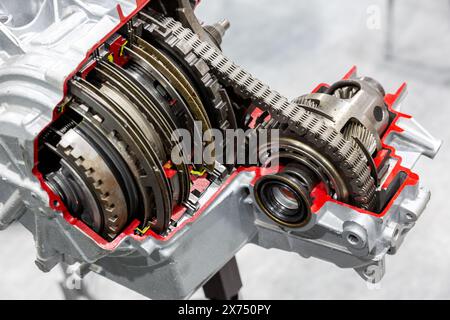 Automatikgetriebe Cutaway präsentiert auf einem Messestand. Stockfoto