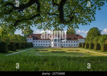 Die Orangerie in Kempten (Allgaeu) ist ein spätbarockes Gebäude, das 1780 als nördliches Ende des Hofgartens mit klassizistischen Elementen erbaut wurde. Stockfoto