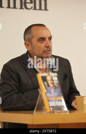 Neapel, Italien. November 2019. Franco Di Mare, geboren am 28. Juli 1955 in Neapel, verstarb am 17. Mai 2024, ist Korrespondenzjournalist und RAI-Netzwerkdirektor. (Foto: Salvatore Esposito/Pacific Press) Credit: Pacific Press Media Production Corp./Alamy Live News Stockfoto