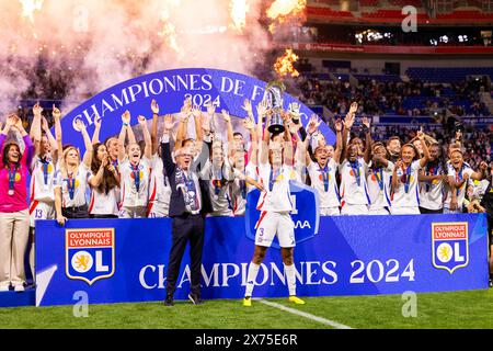 Lyon, Frankreich. Mai 2024. Die Spieler von Olympique Lyonnais feiern die französische Meisterschaft während des D1 Arkema Playoff Endspiels zwischen Olympique Lyonnais und Paris Saint-Germain im Groupama-Stadion in Lyon. (Pauline FIGUET/SPP) Credit: SPP Sport Press Photo. /Alamy Live News Stockfoto