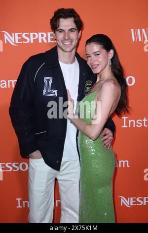 Scott Morton und Lea Elui nahmen an der Nespresso x Vanity Fair x Instagram Party bei der Plage Nespresso beim 77. Jährlichen Filmfestival in Cannes am 17. Mai 2024 Teil. Foto: Jerome Dominé/ABACAPRESS. COM Credit: Abaca Press/Alamy Live News Stockfoto