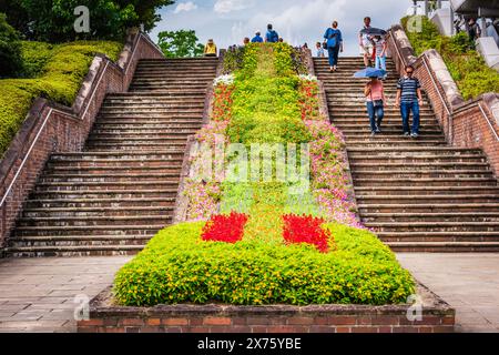 NAGASAKI, JAPAN - 19. Juli 2016 : vom Garten gesäumte Treppen zum Nagasaki Peace Park Stockfoto