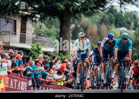 Turin, Italien. Mai 2024. Foto von Zac Williams/SWpix.com - 04/05/2024 - Radfahren - 2024 Giro d'Italia, Stage 1, Venaria reale nach Turin - das Grupetto. Quelle: SWpix/Alamy Live News Stockfoto
