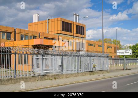 Ehemaliges Funktionsgebäude am Flughafen Tegel, Reinickendorf, Berlin, Deutschland *** ehemalige Funktionsgebäude am Flughafen Tegel, Reinickendorf, Berlin, Deutschland Stockfoto