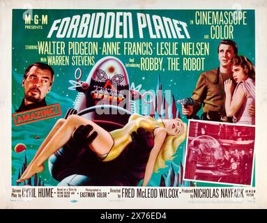 Forbidden Planet (MGM, 1956). Anne Francis, Leslie Nielsen und Walter Pidgeon. Science-Fiction-Film. Stockfoto