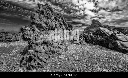 Das Felsentor auf Fuerteventura, Pena Horadada, Naturwunder, Felsen, Steine, einzigartig, Schwarzweiß Stockfoto