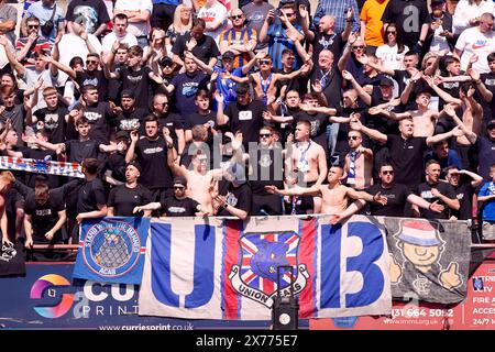 Fans der Rangers während des Cinch Premiership Matches im Tynecastle Park, Edinburgh. Bilddatum: Samstag, 18. Mai 2024. Stockfoto