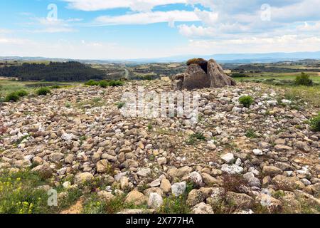 Megalithic Dolmen Alto de la Huesera in der Provinz Alava, Spanien. Stockfoto