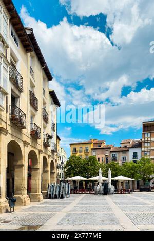 Blick auf den historischen Marktplatz in der Innenstadt von Logrono, La Rioja, Spanien. Stockfoto