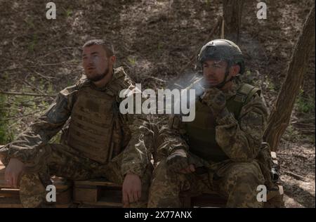 18. Mai 2024: Mitglieder der 22. Brigade absolvieren am 17. Mai 2024 erste Hilfe und Artillerie-Ausbildung in der Region Dontesk in der Ukraine (Foto: © Svet Jacqueline/ZUMA Press Wire) NUR REDAKTIONELLE VERWENDUNG! Nicht für kommerzielle ZWECKE! Stockfoto