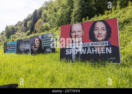 Wahl zum 10. Europäisches Parlament - 9. Juni 2024, Europawahl. Wahlplakate von SPD, CDU, Grüne und FDP. // 11.05.2024: Bad Urach, Baden-Württemberg, Deutschland, Europa *** Wahl zum 10 Europaparlament am 9. Juni 2024, Wahlplakate von SPD, CDU, Grünen und FDP 11 05 2024 Bad Urach, Baden-Württemberg, Deutschland, Europa Stockfoto