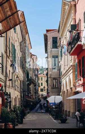 Ventimiglia, Italien - 30. Juli 2023 : Altstadt von Ventimiglia in Italien Stockfoto