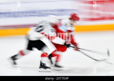 Prag, Tschechische Republik. Mai 2024. Spielfilm während des IIHF Eishockey-Weltmeisterschaftsspiels 2024 zwischen Dänemark und der Schweiz in der O2 Arena in Prag, Tschechien, 18. Mai 2024. (Kreditbild: © Slavek Ruta/ZUMA Press Wire) NUR REDAKTIONELLE VERWENDUNG! Nicht für kommerzielle ZWECKE! Stockfoto