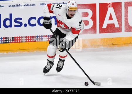 Prag, Tschechische Republik. Mai 2024. KEVIN FIALA aus der Schweiz während des IIHF Eishockey-Weltmeisterschaftsspiels 2024 zwischen Dänemark und der Schweiz in der O2 Arena in Prag, Tschechien, am 18. Mai 2024. (Kreditbild: © Slavek Ruta/ZUMA Press Wire) NUR REDAKTIONELLE VERWENDUNG! Nicht für kommerzielle ZWECKE! Stockfoto