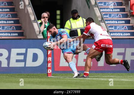 Abbas Miski von Wigan Warriors geht zum Versuch während des Betfred Challenge Cup Halbfinales Hull KR gegen Wigan Warriors im Eco-Power Stadium, Doncaster, Großbritannien, 18. Mai 2024 (Foto: Mark Cosgrove/News Images) Stockfoto