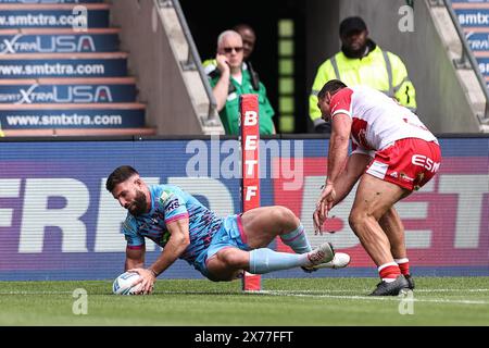 Abbas Miski von Wigan Warriors geht zum Versuch während des Betfred Challenge Cup Halbfinales Hull KR gegen Wigan Warriors im Eco-Power Stadium, Doncaster, Großbritannien, 18. Mai 2024 (Foto: Mark Cosgrove/News Images) Stockfoto