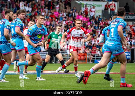 Doncaster, Großbritannien. Mai 2024. Halbfinale des Betfred Challenge Cup: Hull KR gegen Wigan Warriors. Jez Listen schaut sich das Stück an. Credit Paul Whitehurst/PBW Media/Alamy Live News Stockfoto