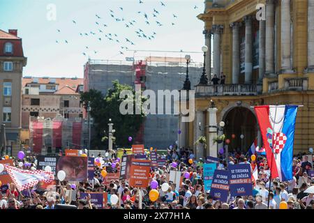 Zagreb, Kroatien. Mai 2024. Die Teilnehmer gehen am 18. Mai 20224 während des neunten jährlichen Prolife march Walk for Life in Zagreb, Kroatien, durch die Innenstadt von Zagreb. Die Versammlung wurde einberufen, um gegen Abtreibung zu protestieren. Foto: Matija Habljak/PIXSELL Credit: Pixsell/Alamy Live News Stockfoto