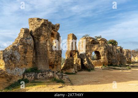 Agrigento, Italien - 3. Januar 2024: Die Arcosolium-Gräber im Tal der Tempel Stockfoto