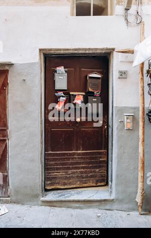 Ventimiglia, Italien - 30. Juli 2023 : Altstadt von Ventimiglia in Italien Stockfoto