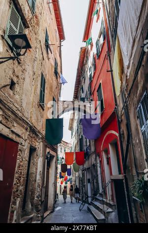 Ventimiglia, Italien - 30. Juli 2023 : Altstadt von Ventimiglia in Italien Stockfoto