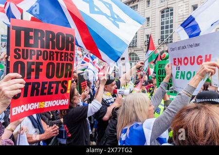 Piccadilly Circus, London, Großbritannien. Mai 2024. Britische Bürger aller Glaubensrichtungen stehen gegen Terrorismus und Extremismus beim Gegenprotest "genug ist genug" zusammen. Die Gegenproteste wurden als Reaktion auf fast acht Monate propalästinensische Märsche organisiert, bei denen der Hass eskaliert und die offene Unterstützung terroristischer Organisationen offen unterstützt wurde. Frühere Gegenproteste haben dazu geführt, dass die Gruppe mit Todesdrohungen und Aufforderungen zum Völkermord an Juden aus der Nation Israel konfrontiert ist. Quelle: Amanda Rose/Alamy Live News Stockfoto