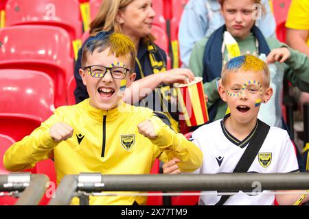 London, Großbritannien. Mai 2024. Oxford United Fans vor dem Bolton Wanderers FC gegen Oxford United FC SKY BET EFL League One Play-Off Finale im Wembley Stadium, London, England, Großbritannien am 18. Mai 2024 Credit: Every Second Media/Alamy Live News Stockfoto