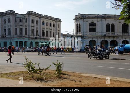 Typisch spanische Kolonialarchitektur in der Altstadt von Havanna, Kuba, Karibik. Stockfoto