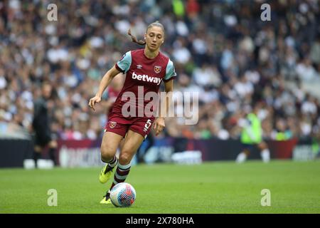 London, Großbritannien. Mai 2024. London, England, 18. Mai 2024: Amber Tysiak (5 West Ham United) während des FA Womens Super League Spiels zwischen Tottenham Hotspur und West Ham United im Tottenham Hotspur Stadium in London (Alexander Canillas/SPP) Credit: SPP Sport Press Photo. /Alamy Live News Stockfoto