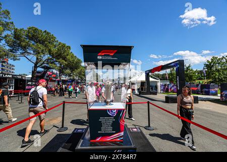 Imola, Italien. Mai 2024. Fanzone während der FORMEL 1 MSC KREUZFAHRTEN GRAN PREMIO DEL MADE IN ITALY E DELL'EMILIA-ROMAGNA 2 Autodromo Enzo e Dino Ferrari, Imola (BO) Italien Credit: Unabhängige Fotoagentur/Alamy Live News Stockfoto