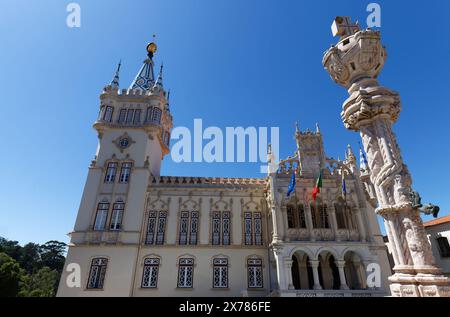 Das wundervoll extravagante Gebäude des Gemeinderates von Sintra, Portugal. Sie wurde 1910 erbaut. Stockfoto