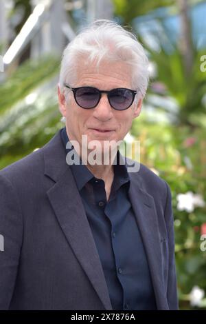 Cannes, Frankreich. Mai 2024. CANNES, FRANKREICH - 18. MAI: Richard Gere nimmt am Fotocall "Oh, Canada" beim 77. Jährlichen Filmfestival von Cannes am Palais des Festivals am 18. Mai 2024 in Cannes Teil Stockfoto