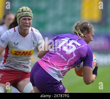 NORTHAMPTON, ENGLAND - Sonntag 18. Mai 2024: Lia Green aus Northampton unter Druck während des Allianz Premiership Women's Rugby Matches zwischen Loughborough Lightning und Harlequins Womens in Franklin's Gardens am 18. Mai 2024 in Northampton, England. Quelle: PATRICK ANTHONISZ/Alamy Live News Stockfoto