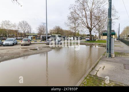 Verlassener Parkplatz ohne Asphalt Stockfoto