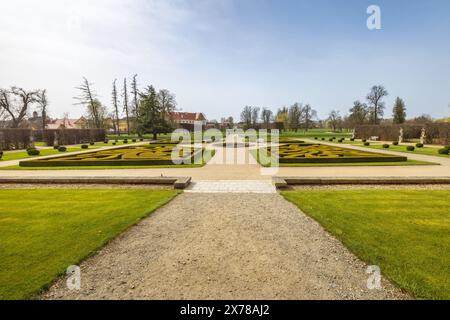 Schlosspark von Schloss Jaromerice nad Rokytnou in der Region Vysocina in der Tschechischen Republik, Europa. Stockfoto