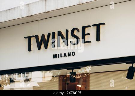 Nizza, Frankreich - 29. Juli 2023: Schild der Twinset Boutique im Zentrum von Nizza Stockfoto