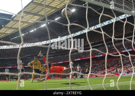 Wembley Stadium, London, Großbritannien. Mai 2024. EFL League One Play Off Football Final, Bolton Wanderers gegen Oxford United; Josh Murphy von Oxford United trifft in der 29. Minute mit 0:1. Beschreibung: Action Plus Sports/Alamy Live News Stockfoto