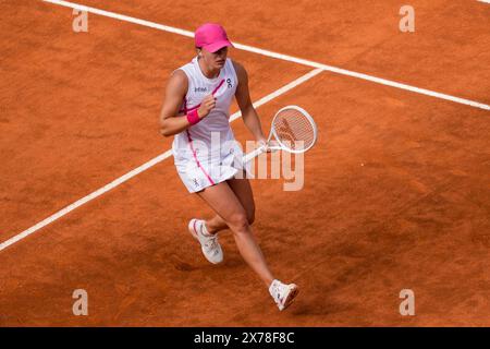 Rom, Italien. Mai 2024. IgA Swiatek feiert das Finale der Frauen-Singles zwischen IgA Swiatek und Aryna Sabalenka am Tag 13 der Internazionali BNL D’Italia 2024 im Foro Italico am 16. Mai 2024 in Rom. Quelle: Giuseppe Maffia/Alamy Live News Stockfoto