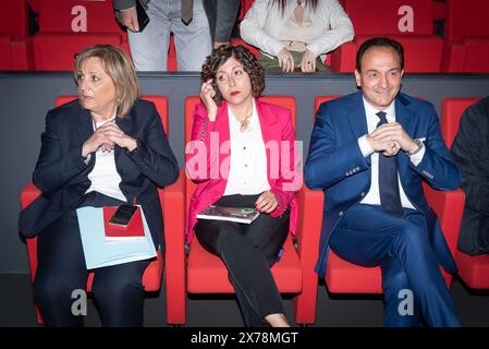 Giovanna Pentenero, Sara Di Sabato, Alberto Cirio in un momento del dibattito tra i prinzipali candidati alle elezioni regionali in Piemonte presso il Mauto di Torino, Italia. Sabato 18 maggio 2024 - Giovanna Pentenero, Sara Di Sabato, Alberto Cirio in einem Moment der Debatte zwischen den wichtigsten Kandidaten für die Regionalwahlen in Piemont im Museum Mauto in Turin, Italien - Samstag, 18. Mai 2024 (Foto Matteo SECCI/LaPresse) Credit: LaPresse/Alamy Live News Stockfoto