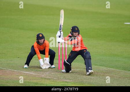 Southampton, Großbritannien, 18. Mai 2024. Lucy Higham vom Blaze-Batting während des Charlotte Edwards Cup-Spiels zwischen den Southern Vipers und den Blaze im Utilita Bowl, Southampton. Quelle: Dave Vokes/Alamy Live News Stockfoto