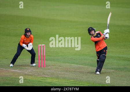 Southampton, Großbritannien, 18. Mai 2024. Lucy Higham vom Blaze-Batting während des Charlotte Edwards Cup-Spiels zwischen den Southern Vipers und den Blaze im Utilita Bowl, Southampton. Quelle: Dave Vokes/Alamy Live News Stockfoto