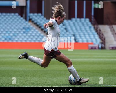 Birmingham, Großbritannien. Mai 2024. Birmingham, England, 18. Mai 2024: Lauren Hanp (11 Manchester City) macht einen Schuss während des Spiels der Barclays FA Womens Super League zwischen Aston Villa und Manchester City im Villa Park in Birmingham, England (Natalie Mincher/SPP) Credit: SPP Sport Press Photo. /Alamy Live News Stockfoto